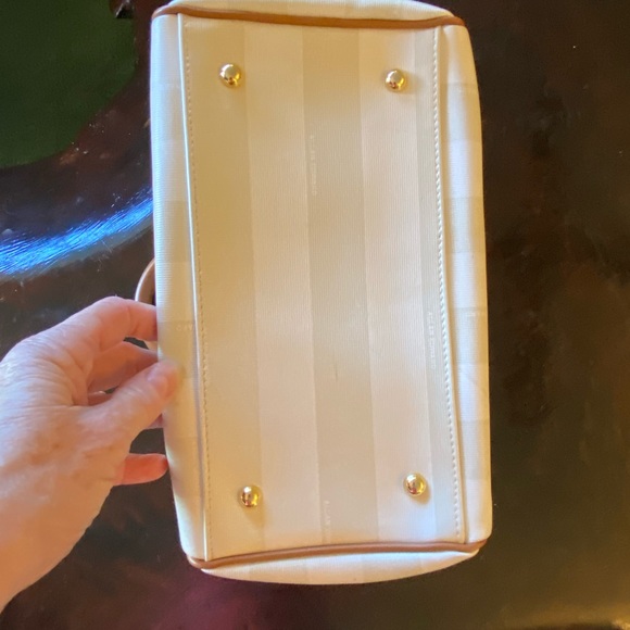 Allen Edward Designed White with Tan Trim Hand/Shoulder Bag - Picture 7 of 7